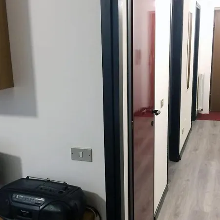 1 Apartment *