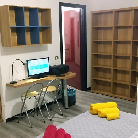1 Apartment *